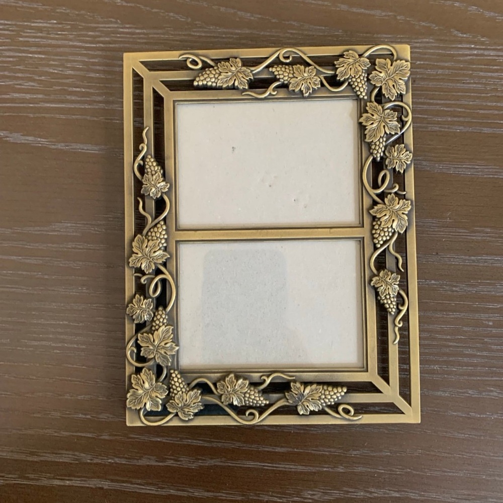 Antique brass grapevine photo frame